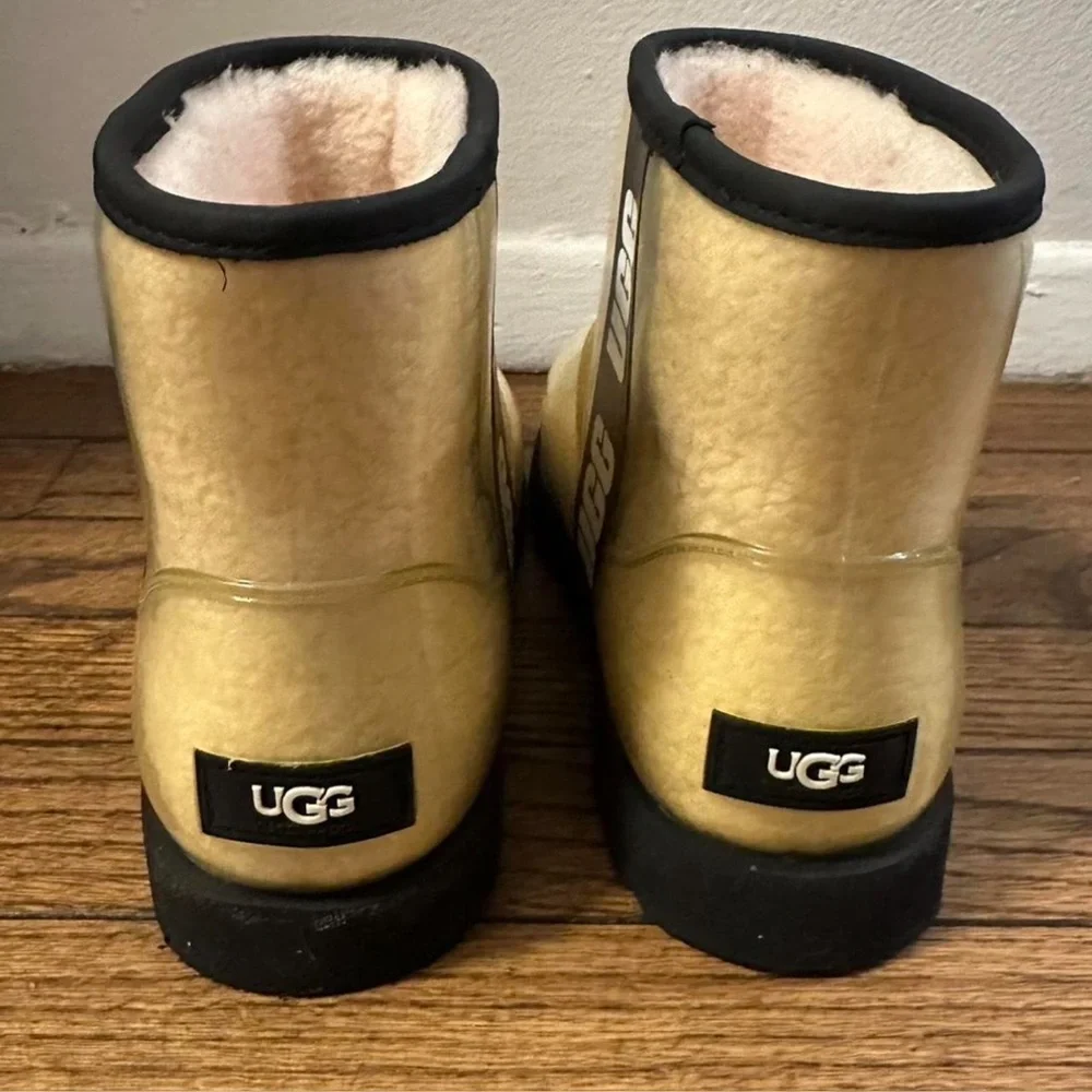 UGG Short Waterproof Winter Boots in Cream with Black Trim